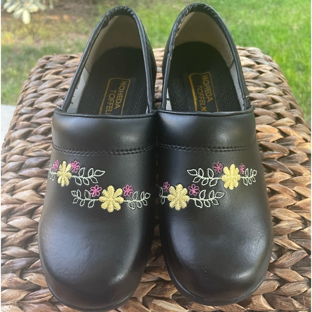 Adorable Vintage Handmade Swedish Black Floral Embroidered Clogs. EU Size 38